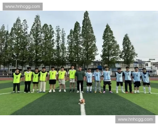 追寻绿茵梦想的足球人坚守信念与热爱谱写不灭青春传奇